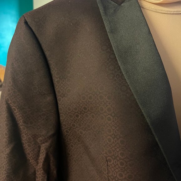 40R Ryan Seacrest Distinction Dark Burgundy & Black Geometric Dinner Jacket - Picture 9 of 9